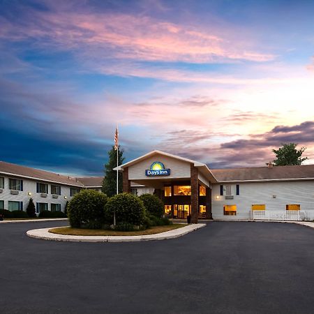 Days Inn By Wyndham Кадилак Екстериор снимка